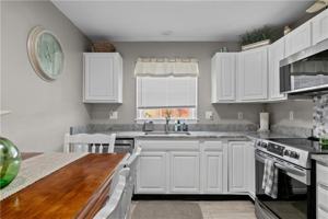 featured image of 231 Maple Ave Apt 203