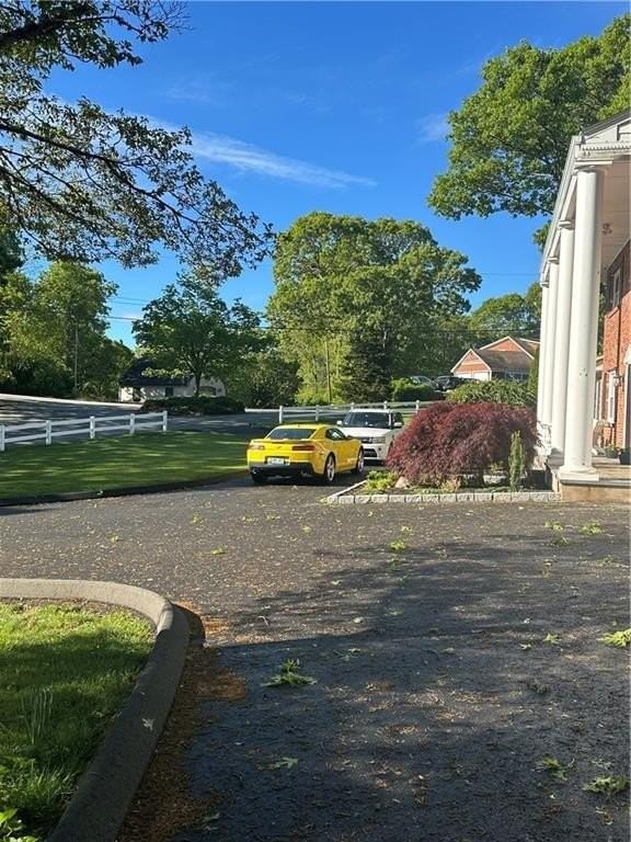 60 Sherwood Dr Unit 1 - Photo 3 of 15