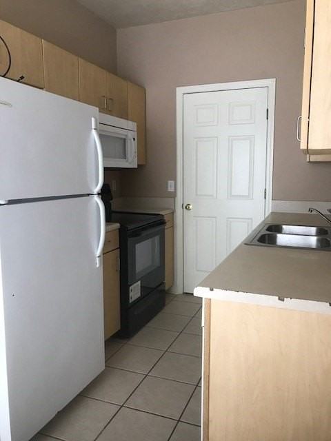3100 Dian Rd Apt 307 - Photo 3 of 13