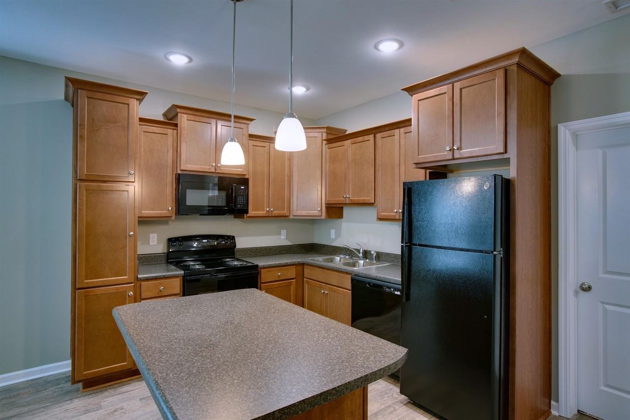 2202 Cedarbrook Ct - Photo 6 of 31