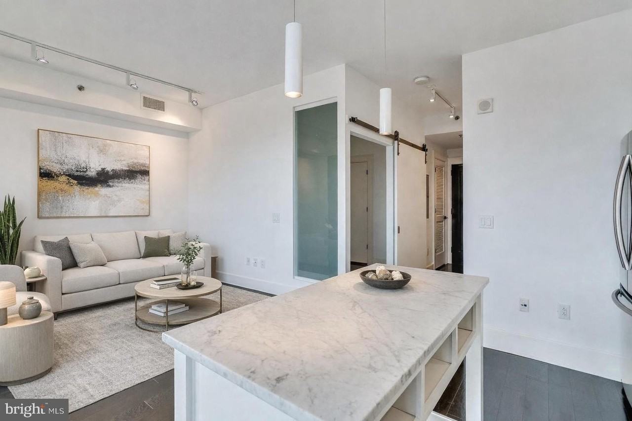 1011 M St Nw Unit 606 - Photo 2 of 26