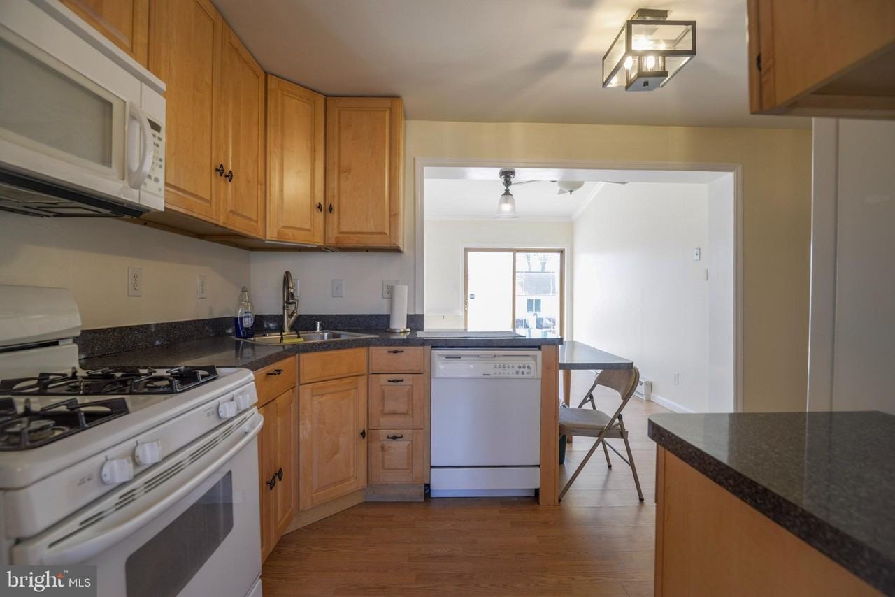 224 Waverly Rd - Photo 6 of 17