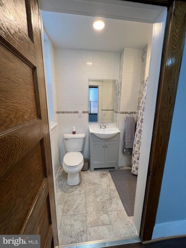 133 Virginia Ave #1 - Photo 2 of 11