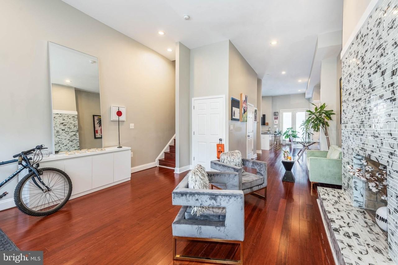 1929 Mcculloh St - Photo 2 of 39