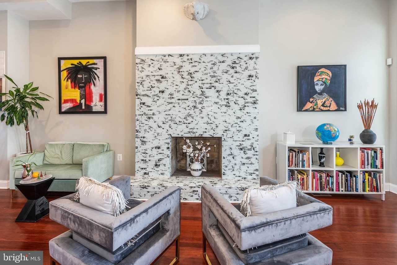 1929 Mcculloh St - Photo 4 of 39