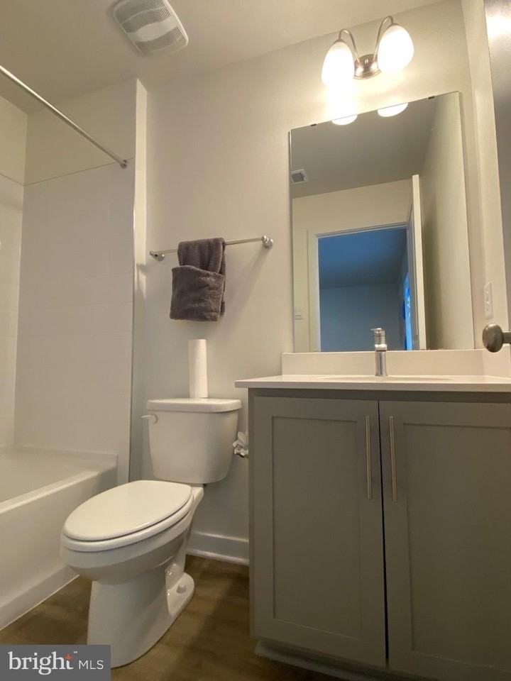 7530 Day Break Dr - Photo 5 of 45