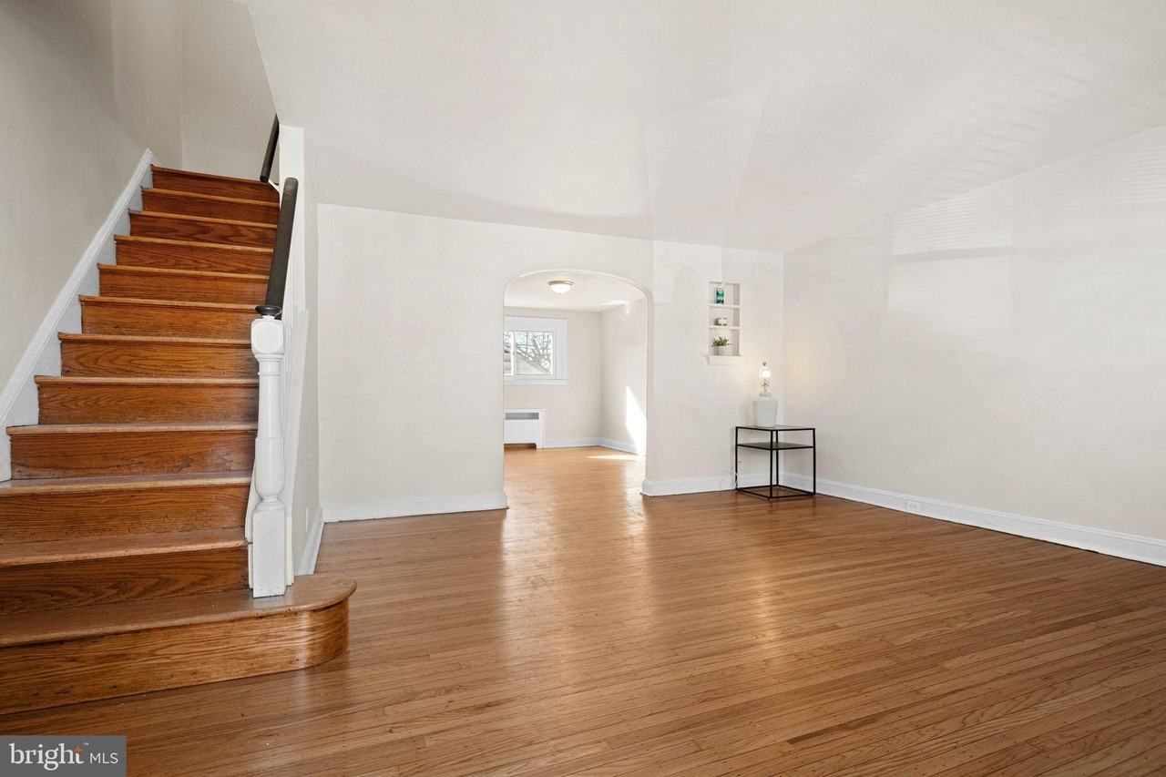 226 Wynnewood Ave - Photo 2 of 15