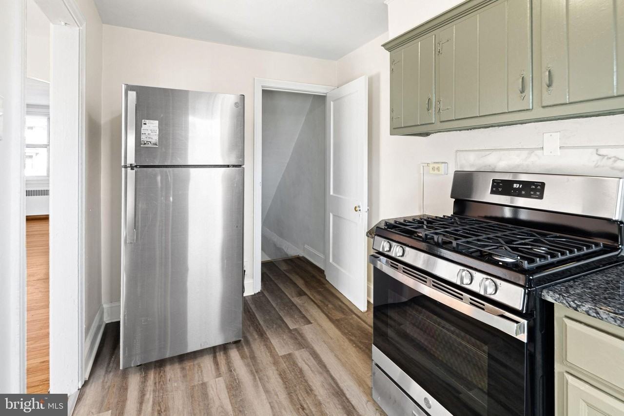 226 Wynnewood Ave - Photo 5 of 15