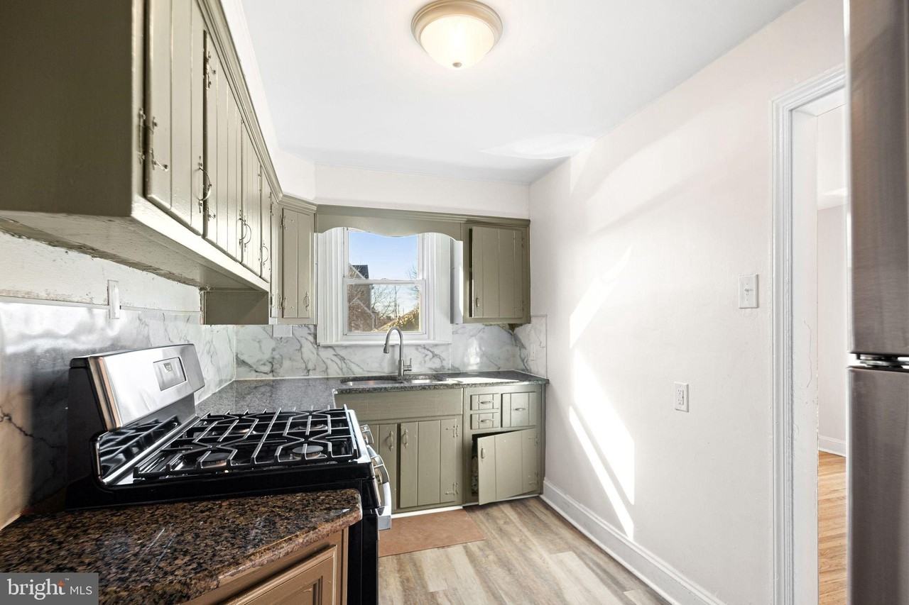 226 Wynnewood Ave - Photo 6 of 15