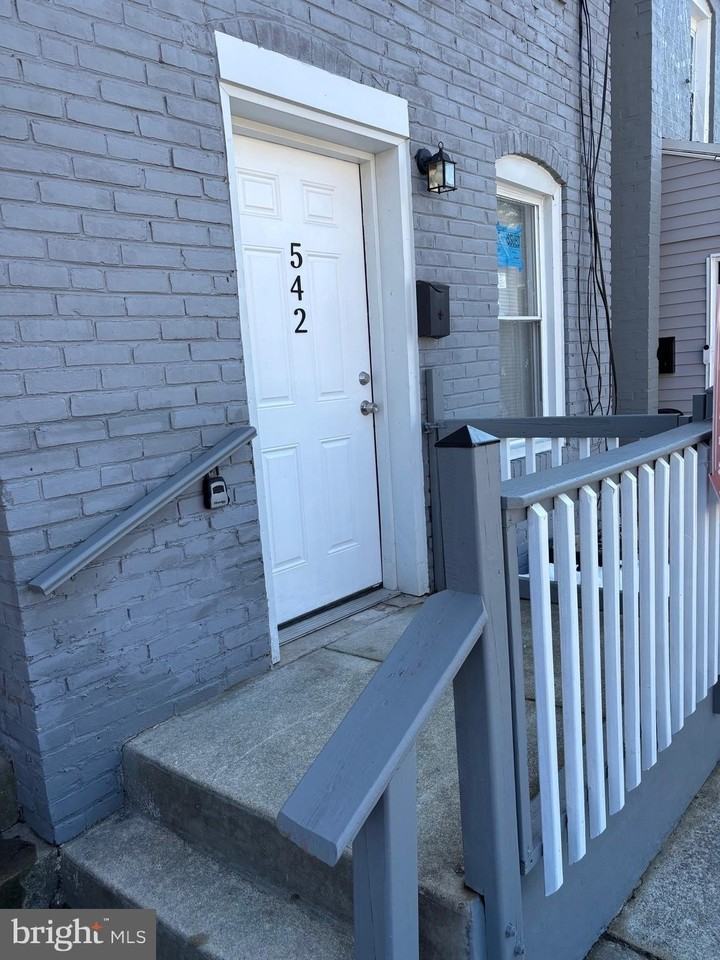 542 Keystone Ave - Photo 2 of 11