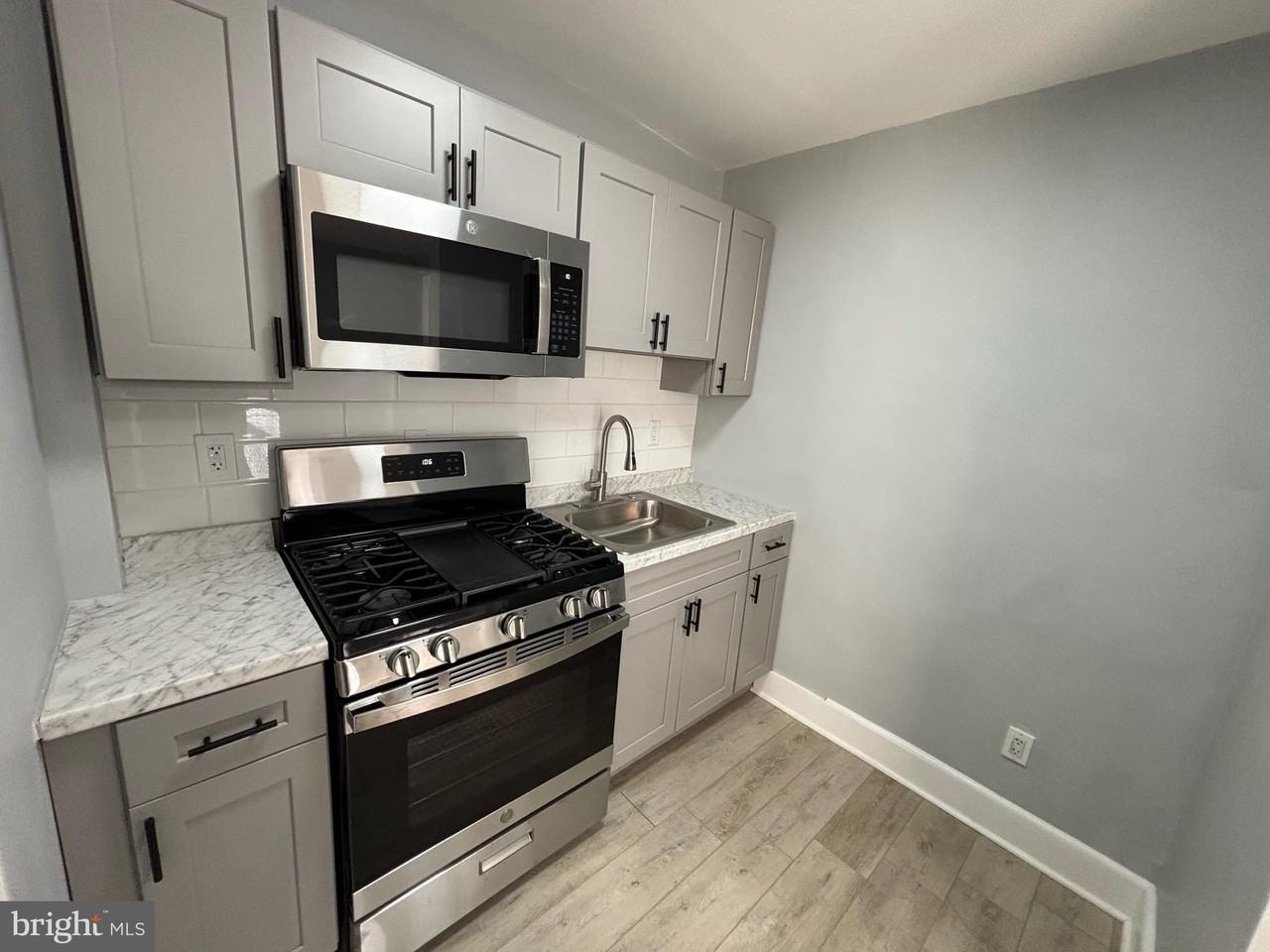 542 Keystone Ave - Photo 5 of 11