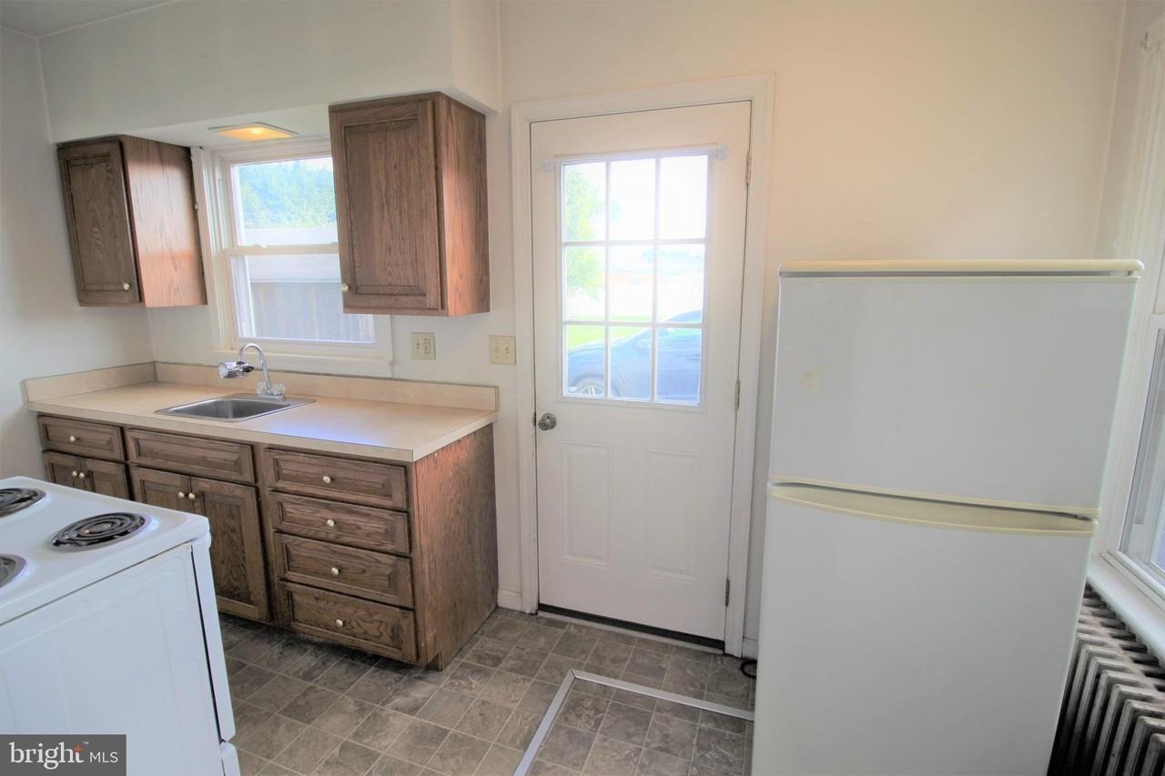 354A E Main St - Photo 6 of 7