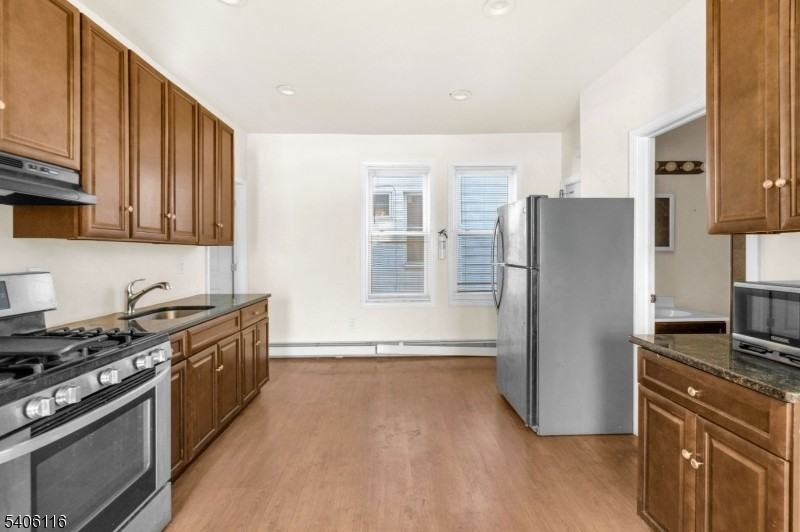 3 May St Apt 2 - Photo 3 of 15