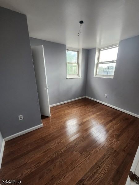320 S Orange Ave - Photo 5 of 9