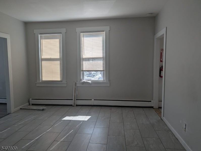 515 Morris Ave - Photo 6 of 10