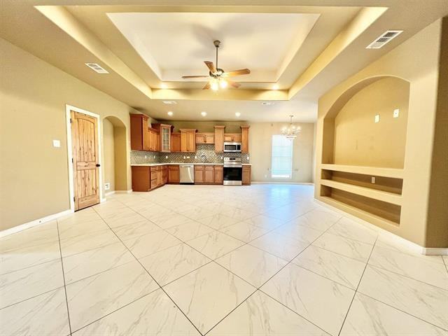 12430 Keith Rd - Photo 5 of 31