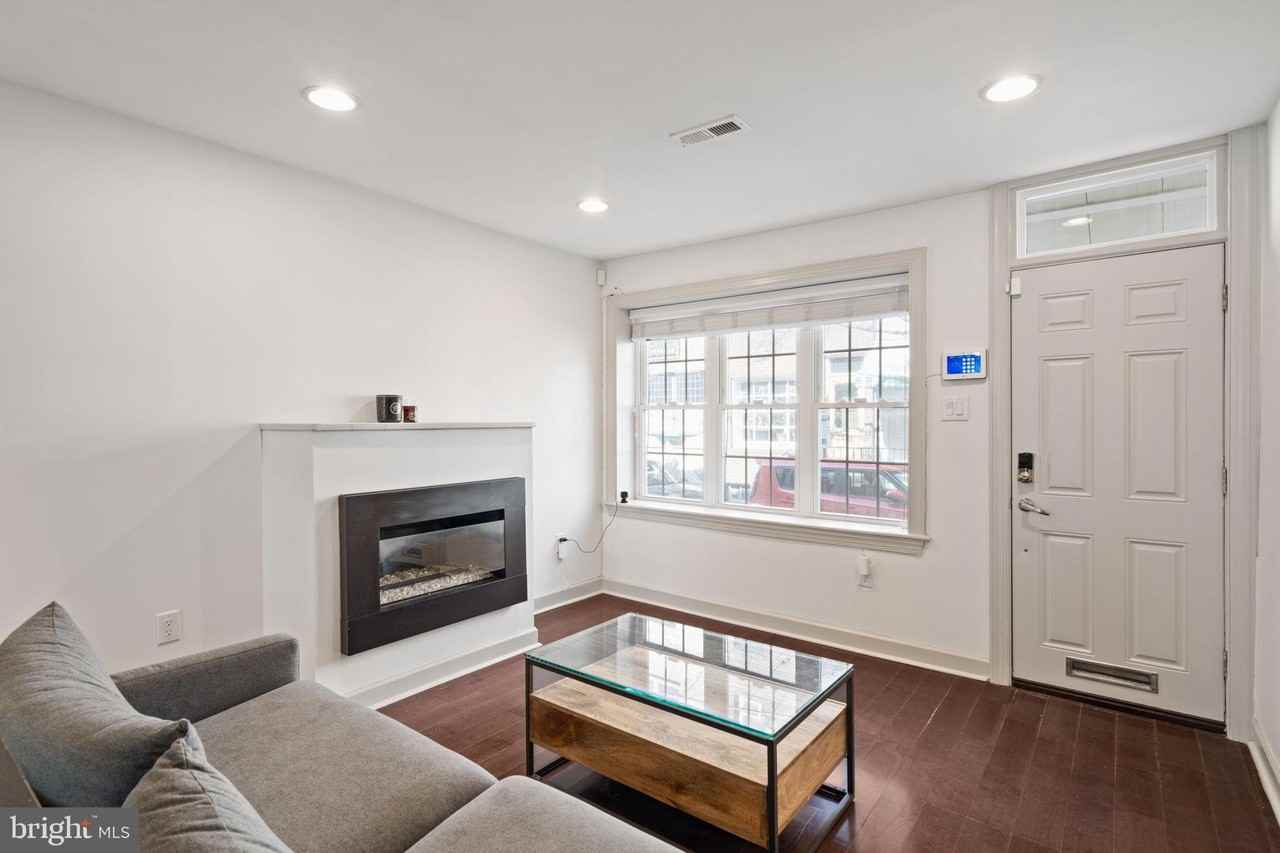 710 Clymer St - Photo 2 of 33