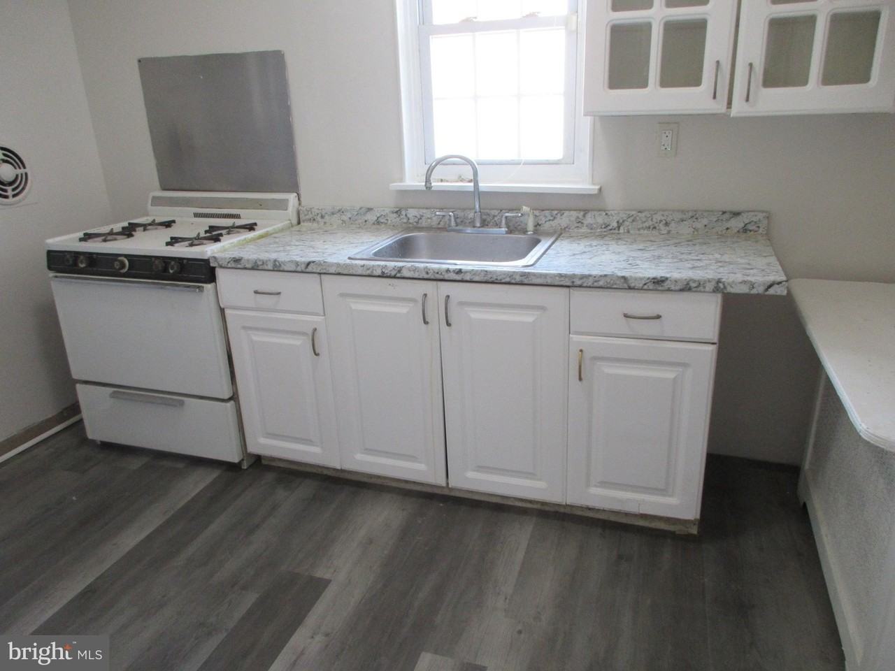 4123 Tyson Ave Apt 2-00 - Photo 6 of 15