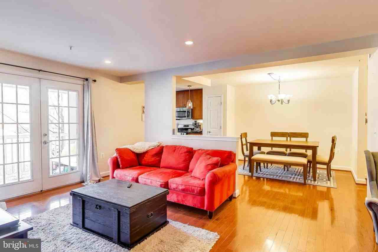 4139 S Four Mile Run Dr Unit 304 - Photo 4 of 31