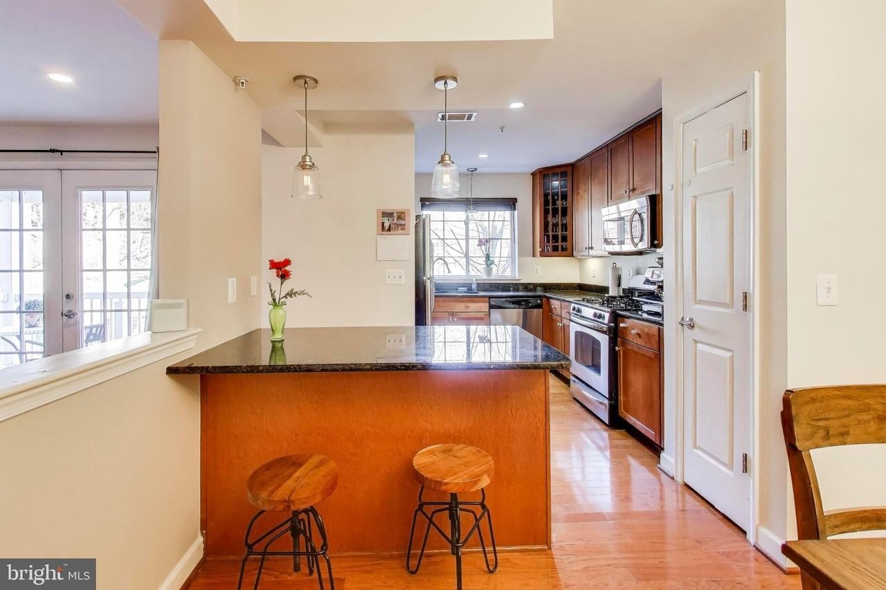 4139 S Four Mile Run Dr Unit 304 - Photo 7 of 31