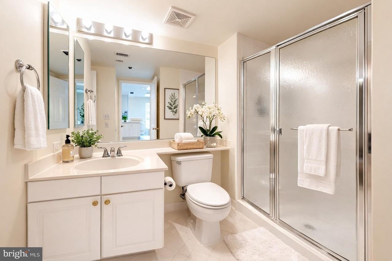 1045 N Utah St Apt 308 - Photo 7 of 45