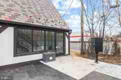 380 Broadview Ave Apt 5 #5 - Photo 1 of 1