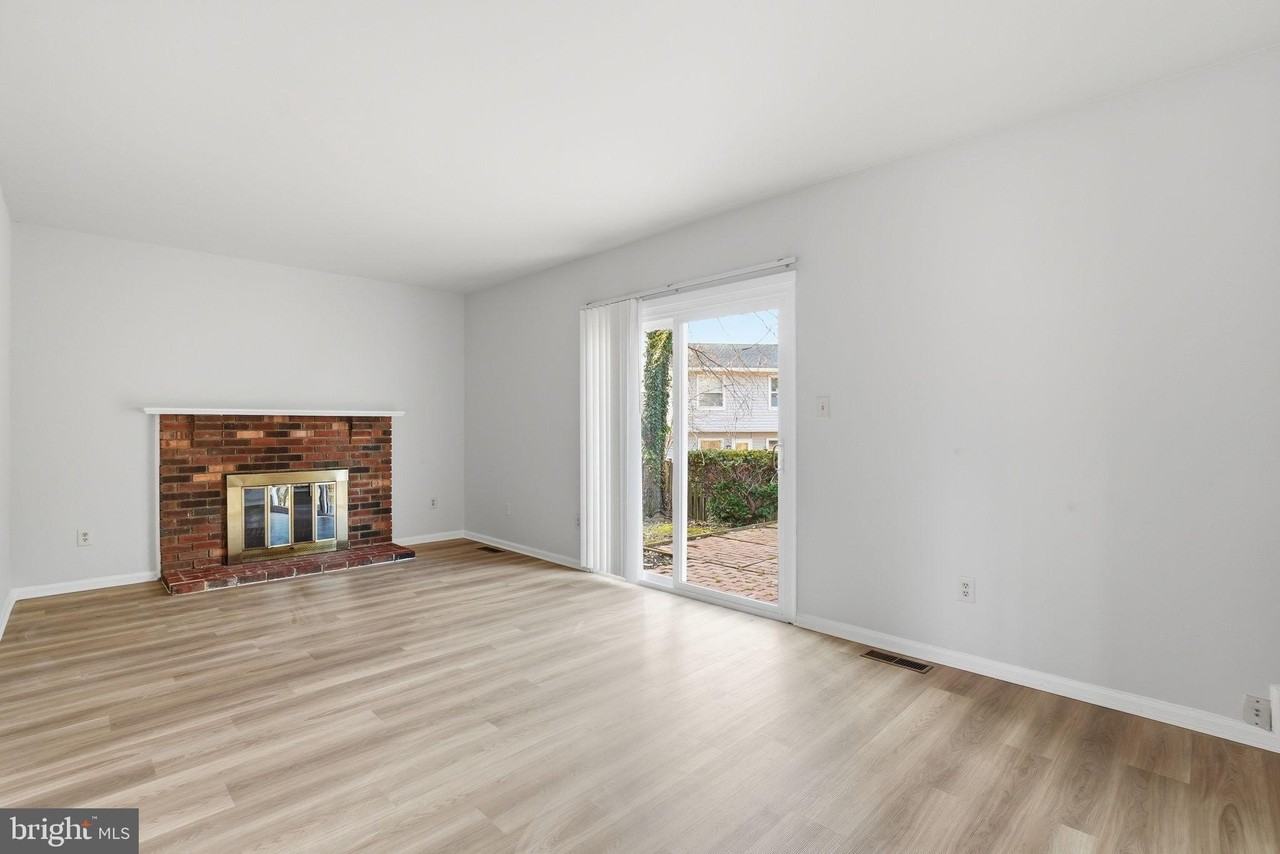 9713 Waterline Dr - Photo 5 of 43