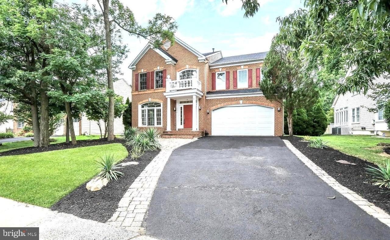 2054 Madrillon Rd - Photo 2 of 50