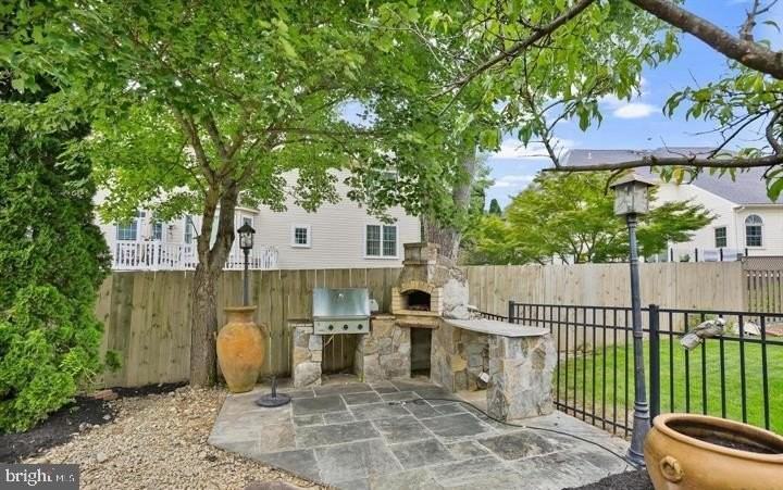 2054 Madrillon Rd - Photo 3 of 50