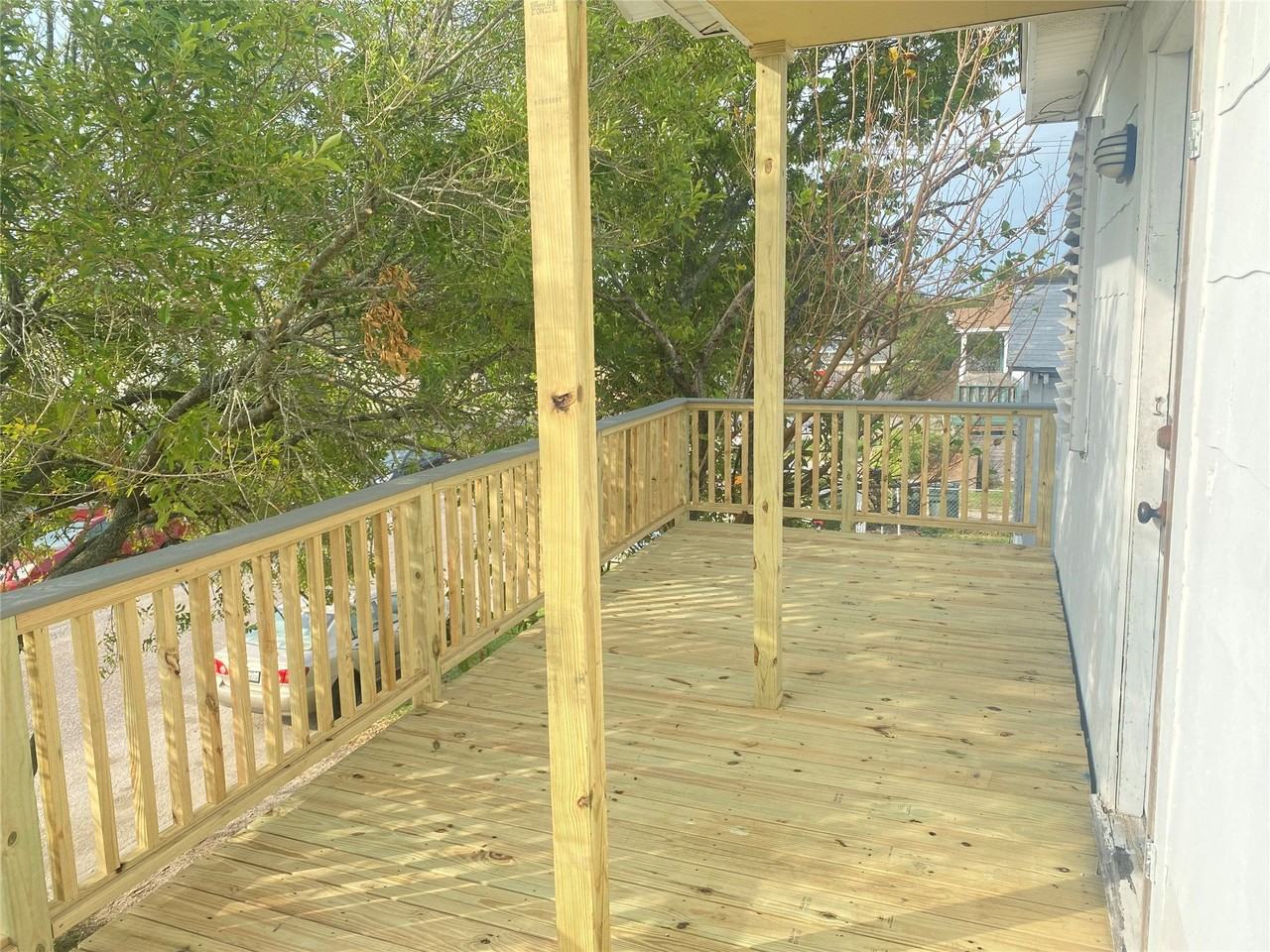 5618 Avenue L ##Up - Photo 3 of 12