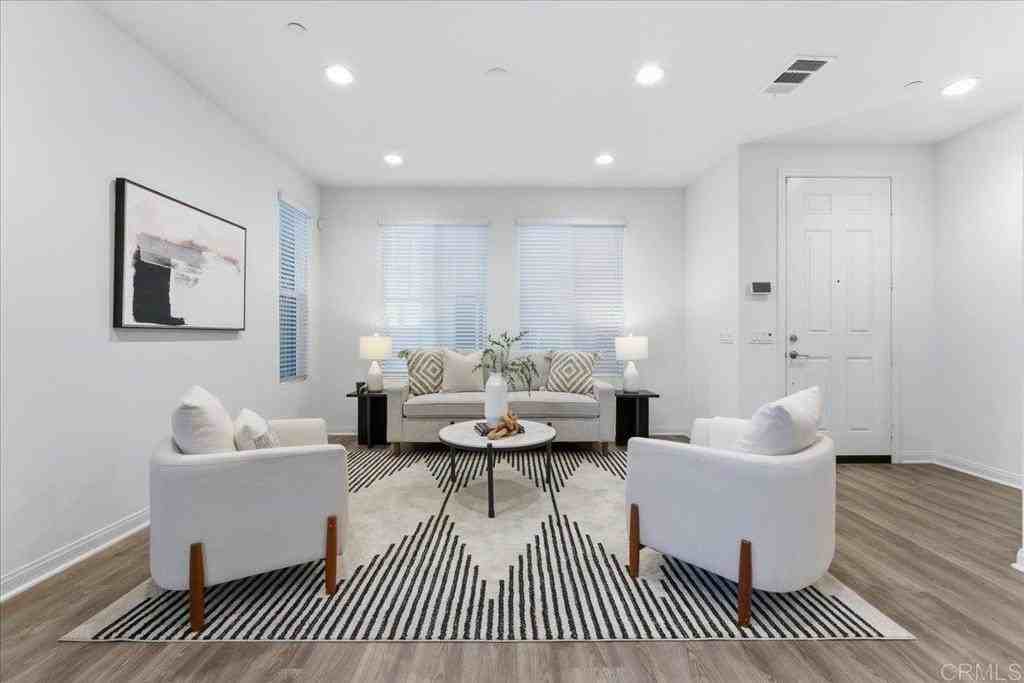 2608 Nanza St - Photo 4 of 46