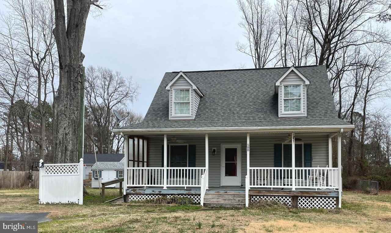 588 Wakefield Dr - Photo 2 of 18