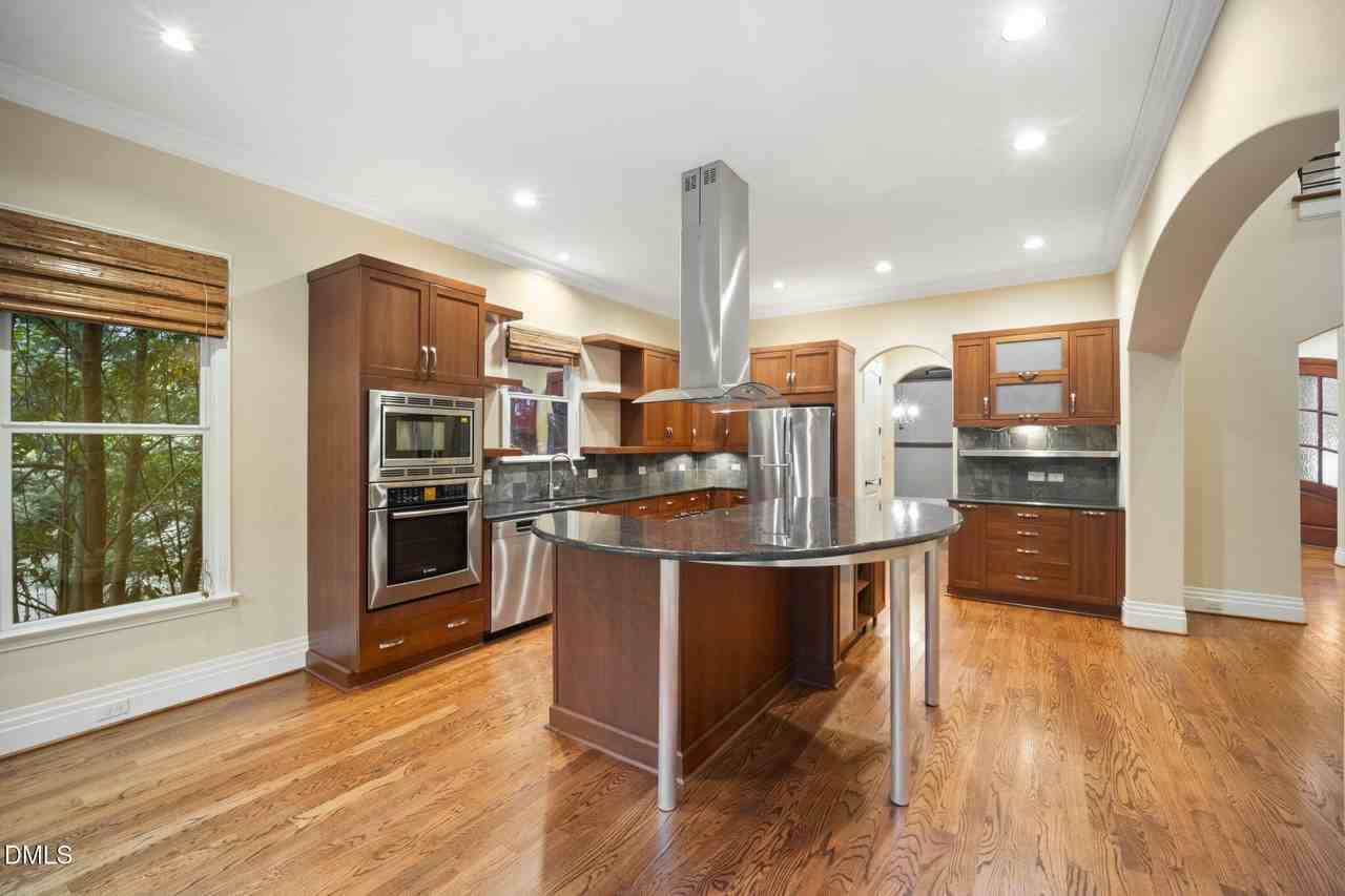 2501 Shadow Hills Ct - Photo 4 of 36