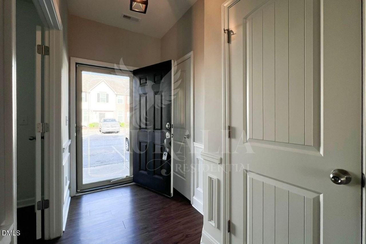 9938 Sweet Basil Dr - Photo 3 of 31