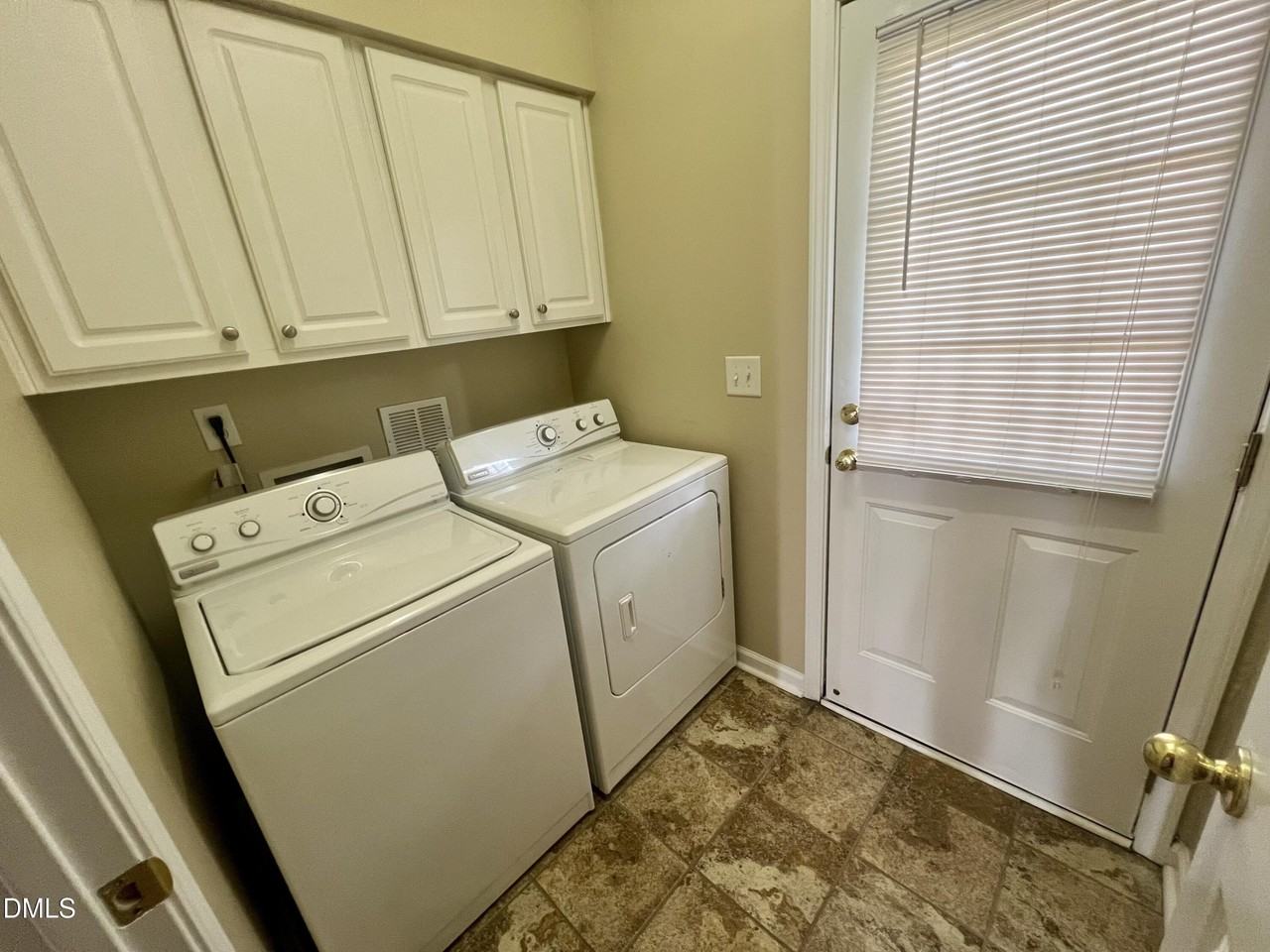 413 Ruby Walk Dr - Photo 5 of 33