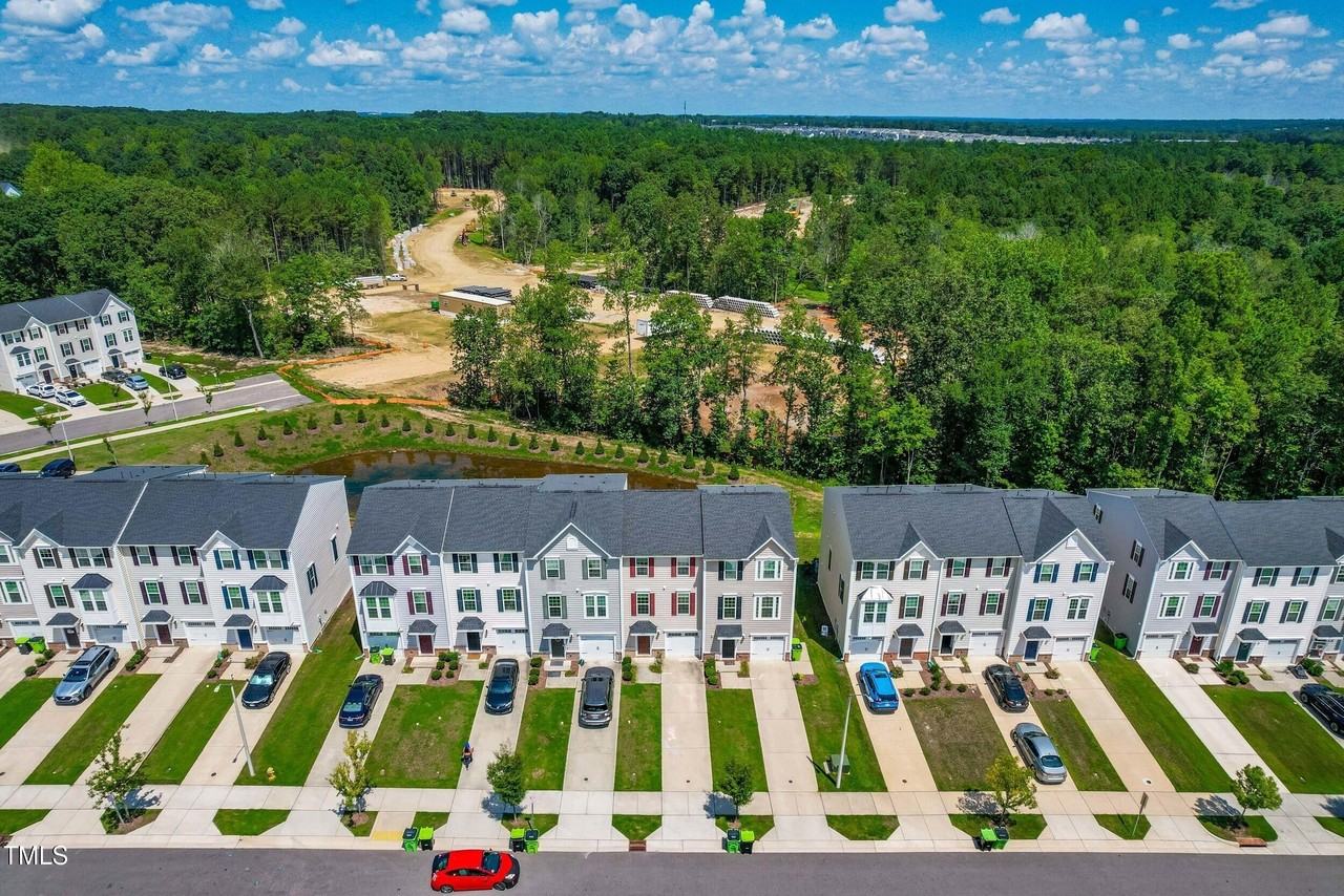 6607 Pathfinder Way - Photo 3 of 38