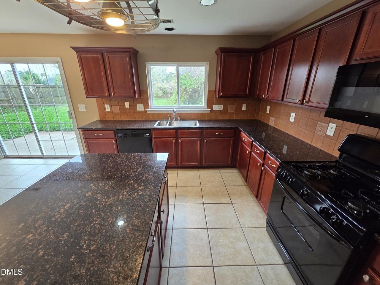 610 Conover Rd - Photo 2 of 23