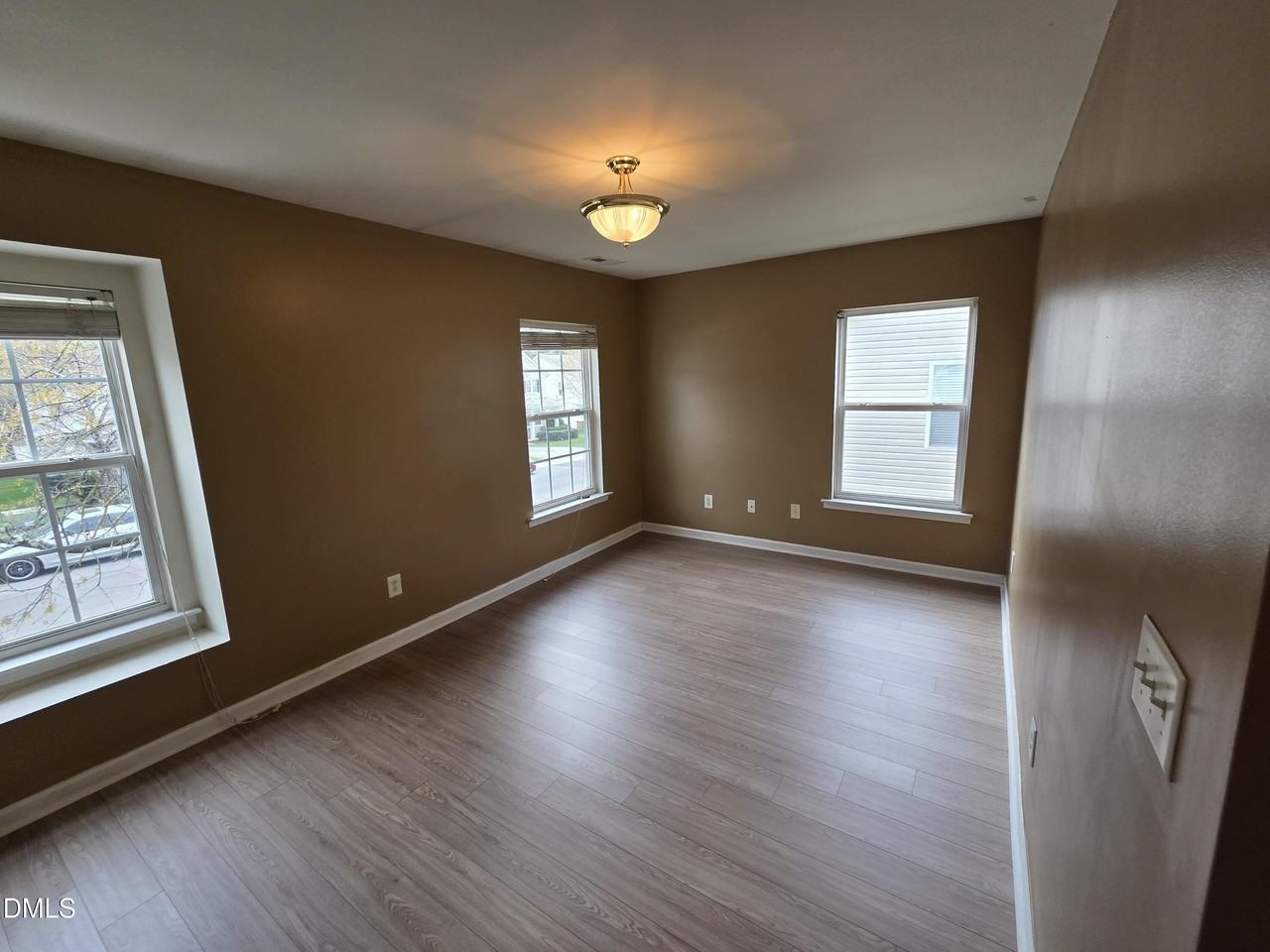 610 Conover Rd - Photo 4 of 23