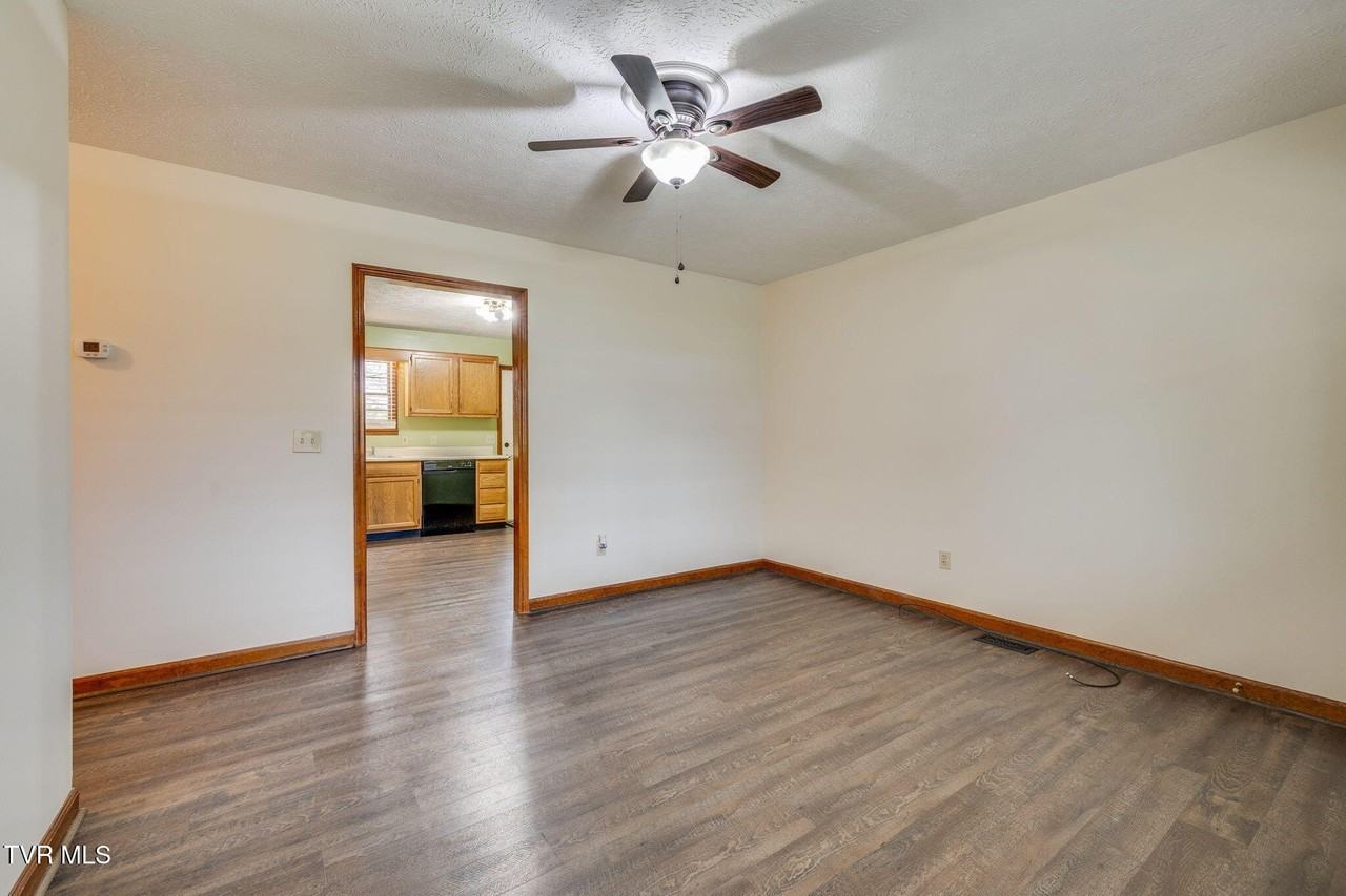 209 Cherry St Apt A - Photo 5 of 25