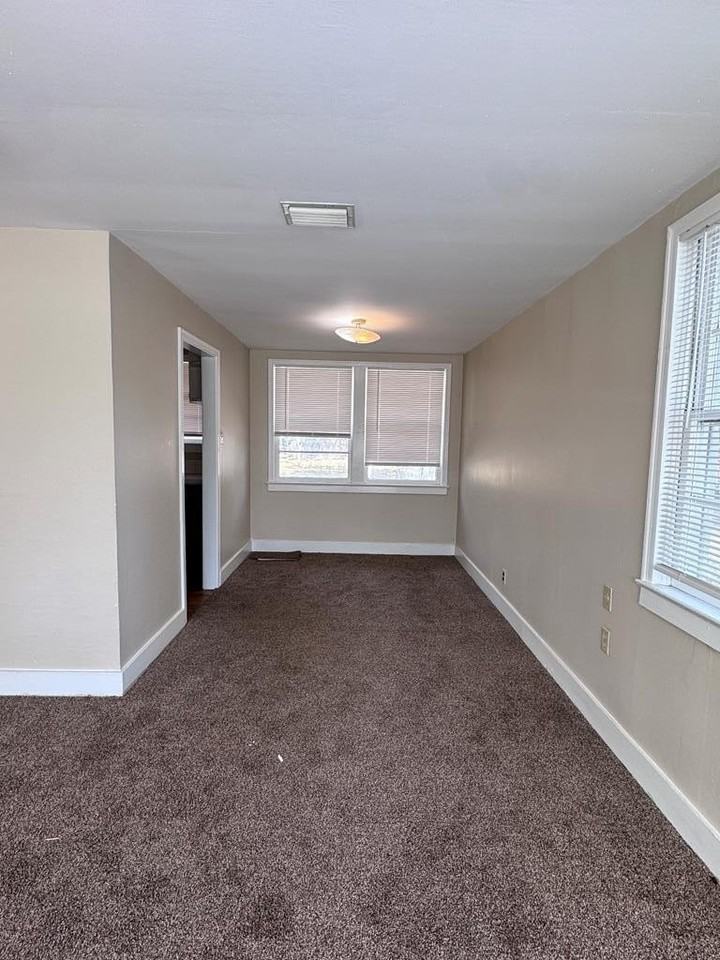 704 W Cranford Ave - Photo 3 of 12