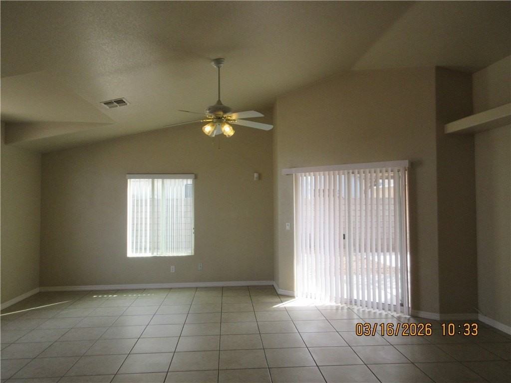 3684 N Willow Rd - Photo 2 of 11