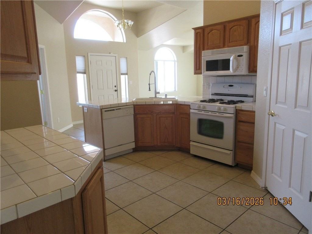 3684 N Willow Rd - Photo 3 of 11