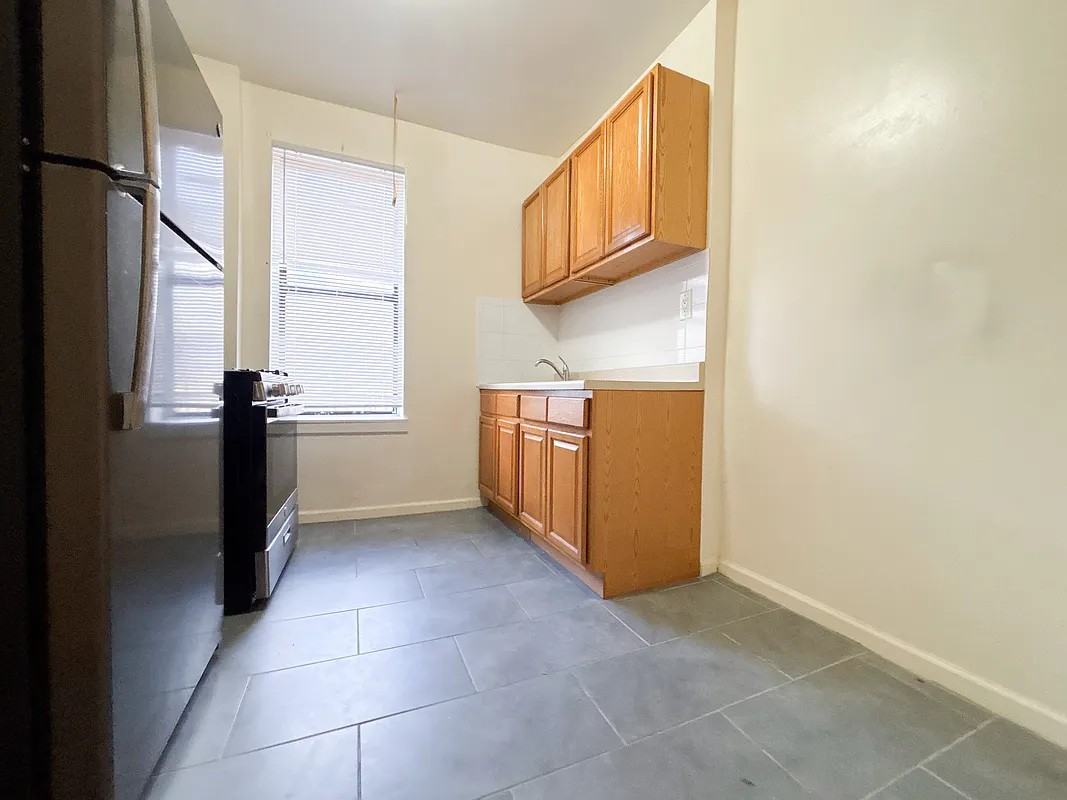 Broadway & W 212th St #5E - Photo 2 of 4