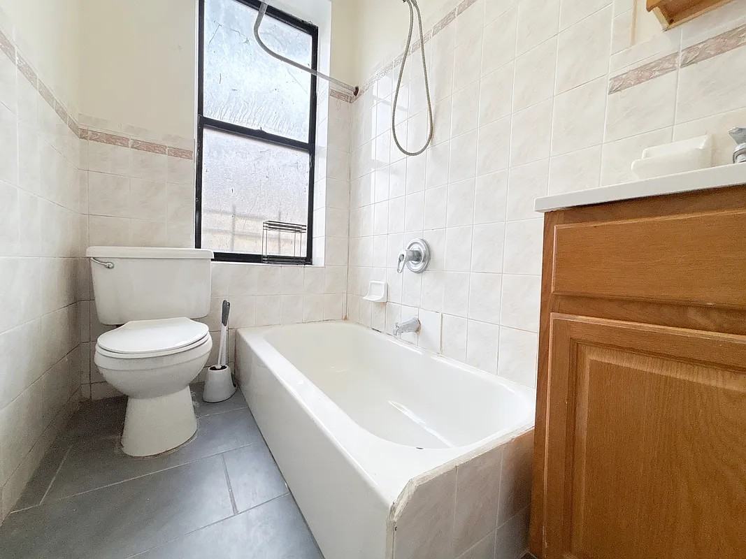 Broadway & W 212th St #5E - Photo 4 of 4