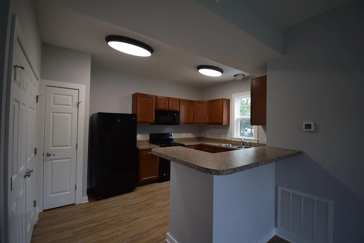 1905 Grayson St #1 - Photo 3 of 21