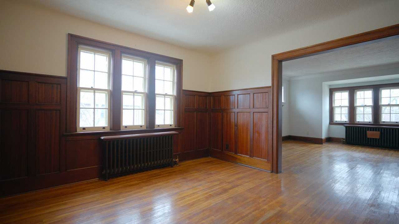 1082 Avenue Rd #2FL - Photo 7 of 19