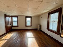 featured image of 221 3rd Street - 1 Upstairs Right
