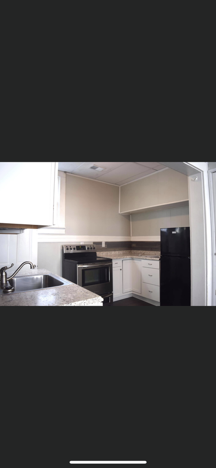 613 Hess Ave #1 - Photo 3 of 7