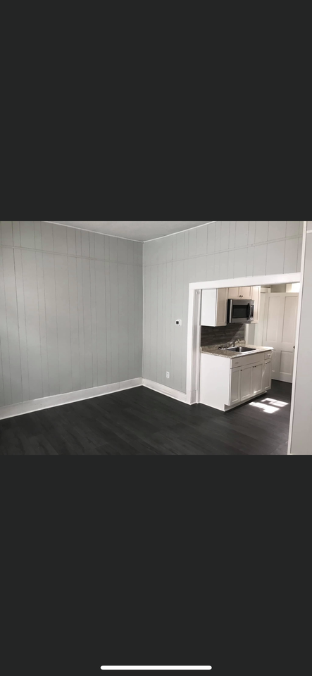 613 Hess Ave #1 - Photo 6 of 7