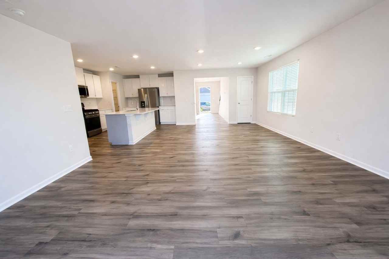 193 Brentwood Dr #1 - Photo 5 of 39